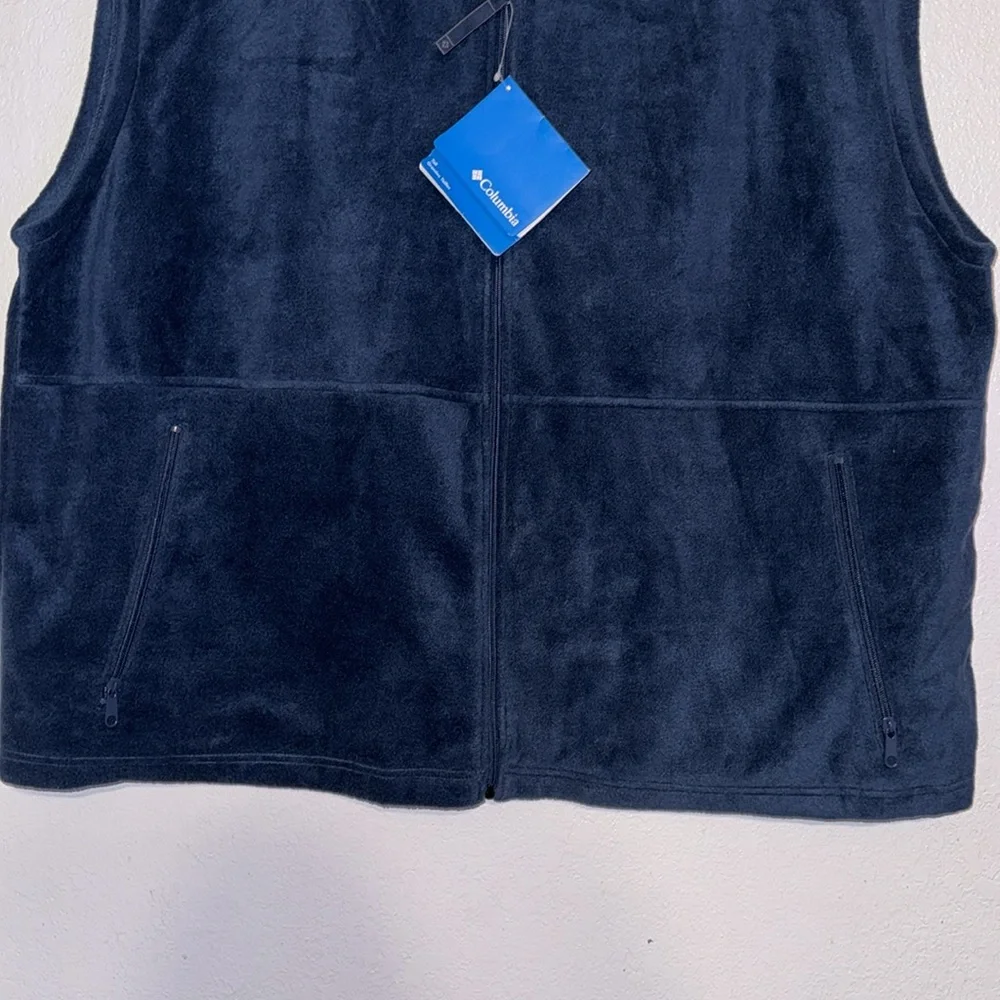 New Columbia Men's Cathedral Peak Vest